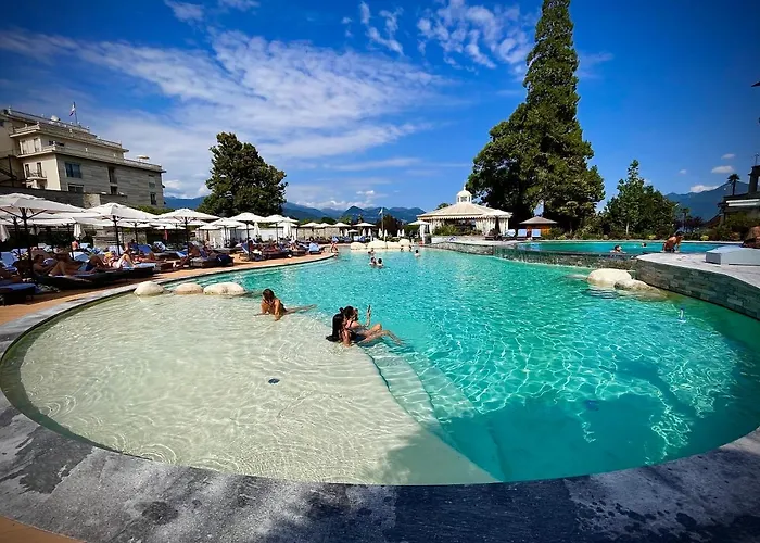 Grand Des Iles Borromees & Готель