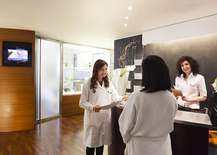 Готель Grand Des Iles Borromees &