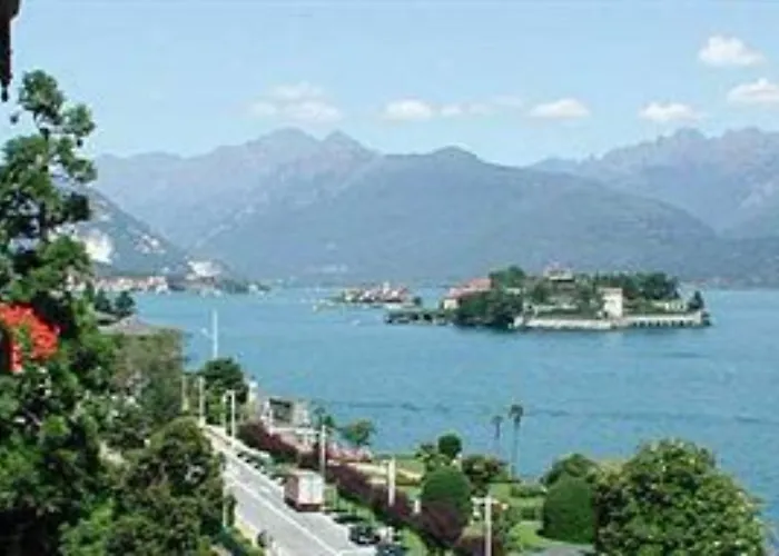 Готель Grand Des Iles Borromees &