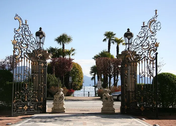 Готель Grand Des Iles Borromees & 5*